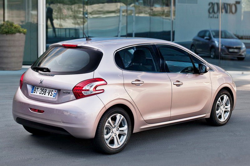 Peugeot (Пежо) 208